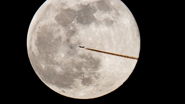 'Luna de nieve': así fue bautizada la primera superluna del 2019 - Sputnik Mundo