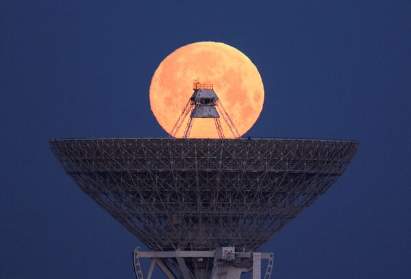 'Luna de nieve': así fue bautizada la primera superluna del 2019 - Sputnik Mundo