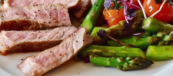 Carne y verduras - Sputnik Mundo