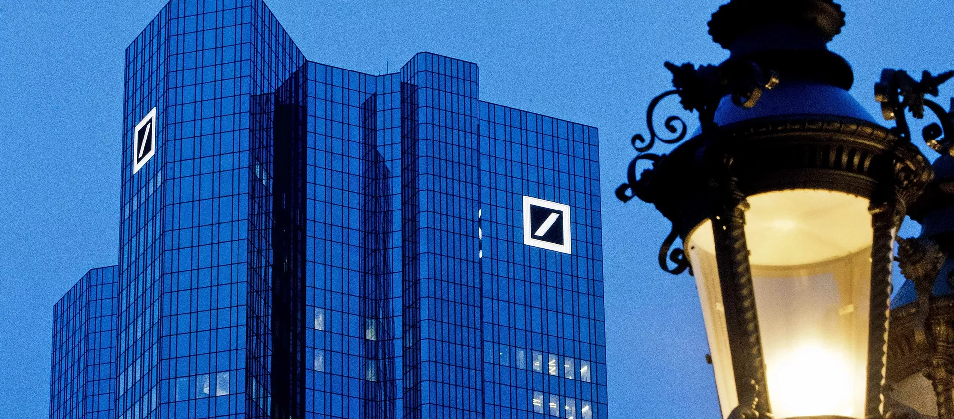 La sede de Deutsche Bank en Frankfurt, Alemania La sede de Deutsche Bank en Frankfurt, Alemania - Sputnik Mundo, 1920, 14.05.2020
