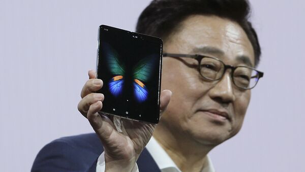 Presentación del Galaxy Fold, teléfono plegable de Samsung - Sputnik Mundo