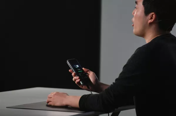 Samsung muestra al mundo su teléfono plegable Samsung muestra al mundo su teléfono plegable - Sputnik Mundo