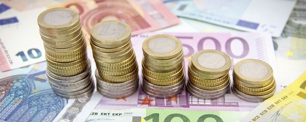 Monedas y billetes de euros Monedas y billetes de euros - Sputnik Mundo
