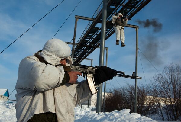 Ejercicios militares: la URSS vs Rusia - Sputnik Mundo