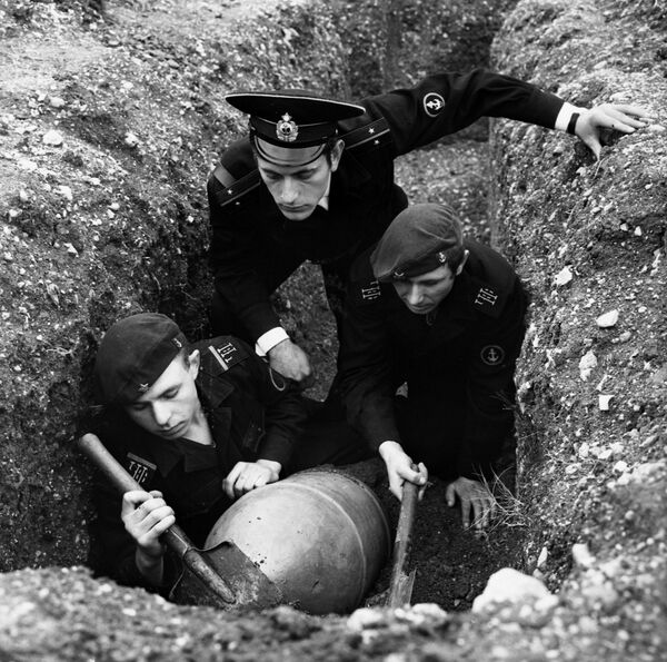 Ejercicios militares: la URSS vs Rusia - Sputnik Mundo