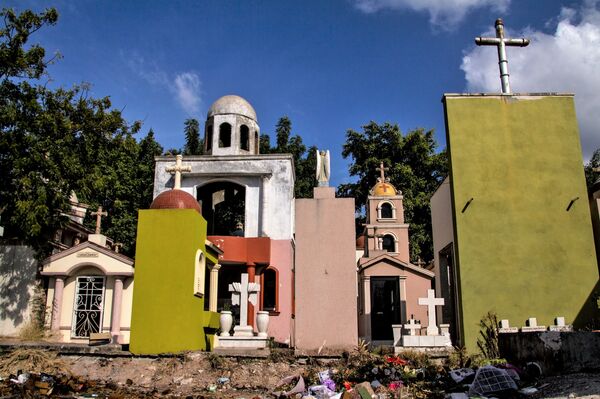 Culiacán, Sinaloa. Las tumbas más pequeñas del panteón Jardines del Humaya. - Sputnik Mundo