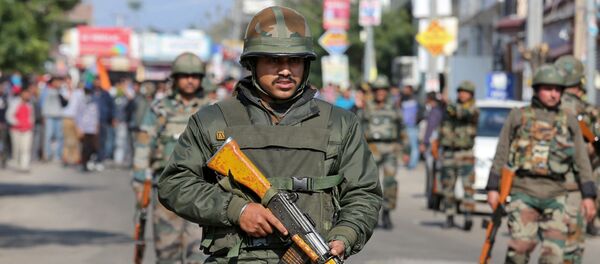 Un soldado indio en Cachemira - Sputnik Mundo