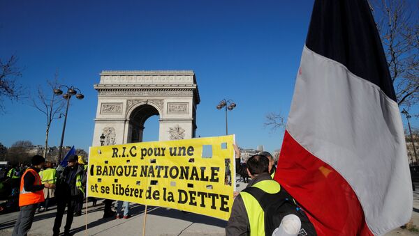 Las protestas de los 'chalecos amarillos' en París - Sputnik Mundo