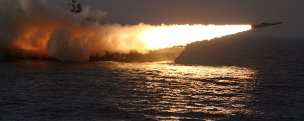 Lanzamiento de un misil desde un buque - Sputnik Mundo