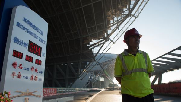 Construcción del nuevo aeropuerto internacional de Pekín, Daxing (archivo) Construcción del nuevo aeropuerto internacional de Pekín, Daxing (archivo) - Sputnik Mundo