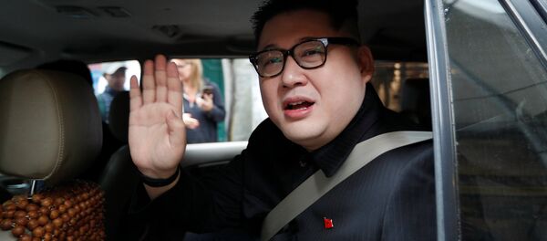 Howard X, imitador del líder norcoreano Kim Jong-un - Sputnik Mundo