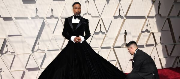 El actor Billy Porter, en la alfombra roja del evento - Sputnik Mundo
