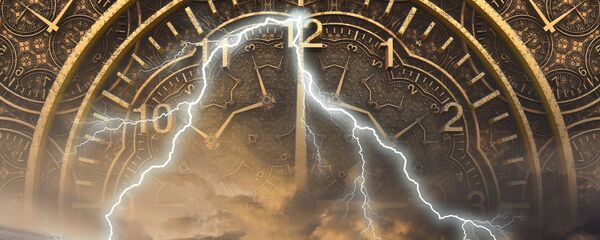 Reloj y los relámpagos (imagen referencial) - Sputnik Mundo