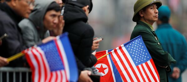 Banderas de Corea del Norte y EEUU en Hanói Banderas de Corea del Norte y EEUU en Hanói - Sputnik Mundo