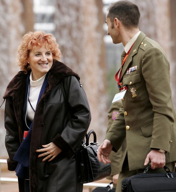 Fuerzas Armadas con un toque femenino: las ministras de Defensa más famosas del mundo - Sputnik Mundo