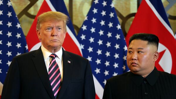 El presidente de EEUU, Donald Trump, y el líder norcoreano, Kim Jong-un - Sputnik Mundo