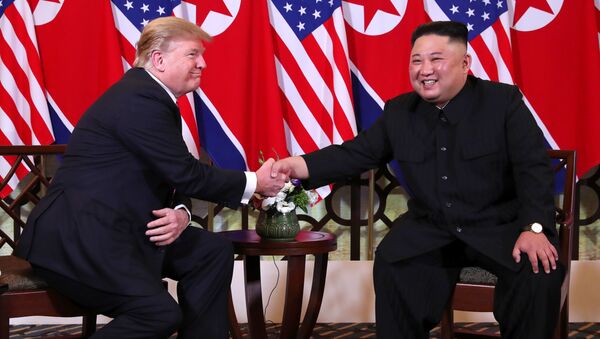 El presidente de EEUU, Donald Trump, y el líder norcoreano, Kim Jong-un - Sputnik Mundo