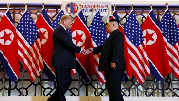 El presidente de EEUU, Donald Trump, y el líder norcoreano, Kim Jong-un - Sputnik Mundo