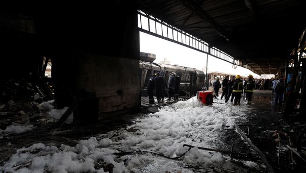 El descarrilamiento de un tren en El Cairo - Sputnik Mundo