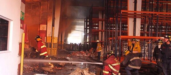 Incendio en un depósito de alimentos en Vargas, Venezuela - Sputnik Mundo