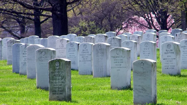 Tumbas en un cementerio de EEUU