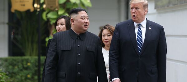 El líder norcoreano, Kim Jong-un y el presidente de EEUU, Donald Trump - Sputnik Mundo