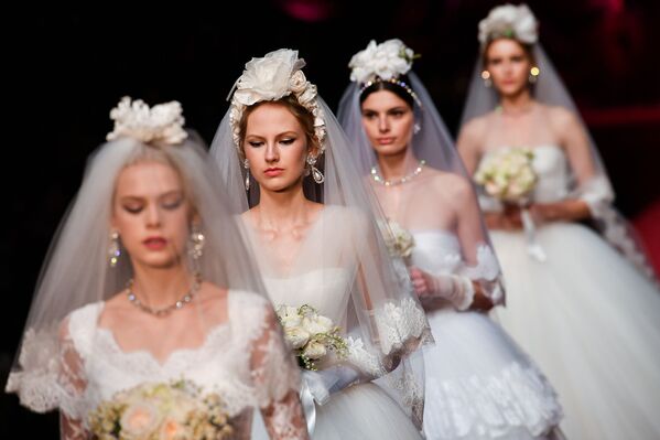 Una ballena en la jungla, vestidos de chocolate y carnavales: las mejores imágenes de la semana - Sputnik Mundo