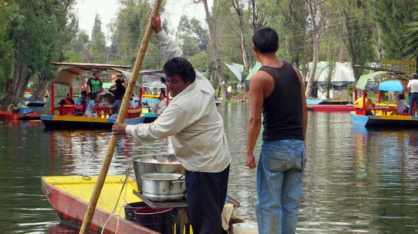 Lanchas en Xochimilco, Ciudad de México - Sputnik Mundo