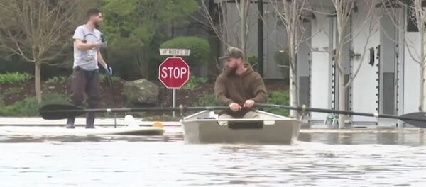 '¿Russia did it?' Un río 'ruso' inundó 2.000 casas en EEUU - Sputnik Mundo