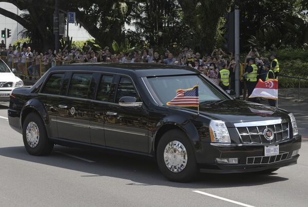 La limusina del presidente estadounidense Donald Trump - Sputnik Mundo