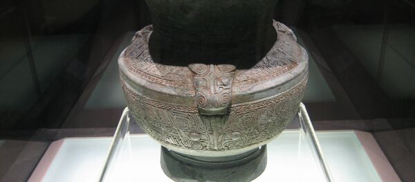 Una vasija de cobre china - Sputnik Mundo