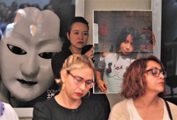 Las mujeres desaparecidas en las inmediaciones de la capital de México duplican la media nacional - Sputnik Mundo