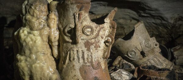 Artefactos de los mayas en la cueva Balamkú - Sputnik Mundo