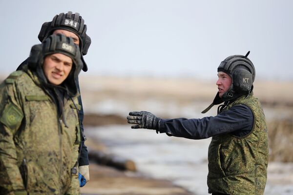 Biatlón de tanques en la región rusa de Volgogrado - Sputnik Mundo