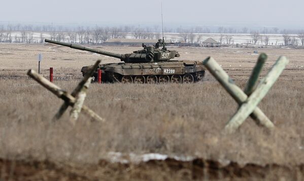 Biatlón de tanques en la región rusa de Volgogrado - Sputnik Mundo