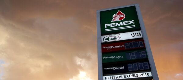 El logo de Pemex - Sputnik Mundo