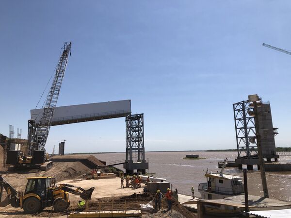 Instalaciones de procesamiento de soja en una terminal portuaria del Gran Rosario, Argentina - Sputnik Mundo