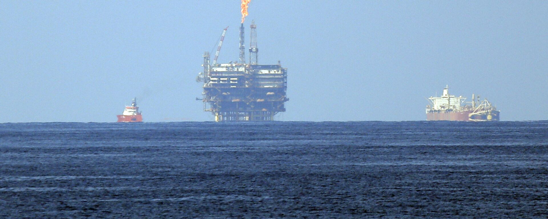 Una plataforma de gas de la petrolera ENI Una plataforma de gas de la petrolera ENI - Sputnik Mundo, 1920, 03.08.2023