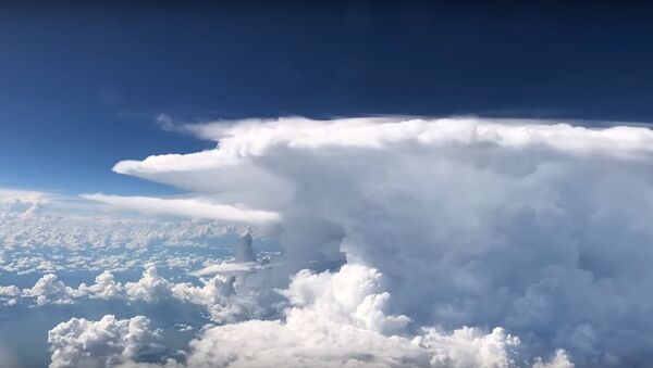 Tormenta vista desde un avión - Sputnik Mundo