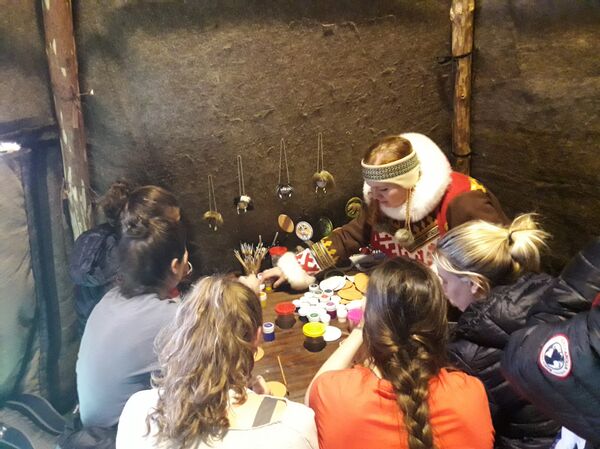 Atletas extranjeros en el interior del chum - Sputnik Mundo