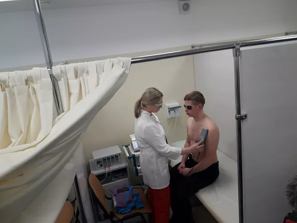 Una sesión de la terapia láser Una sesión de la terapia láser - Sputnik Mundo
