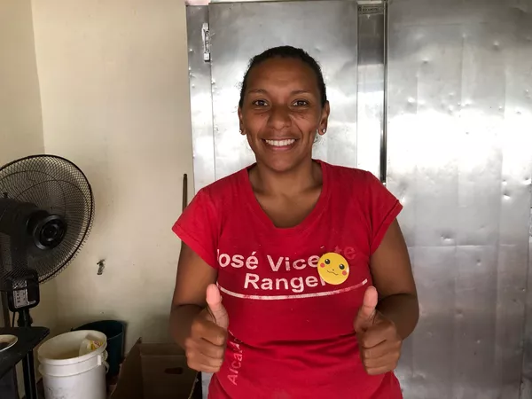 Marcela se encarga del Comité Local de Abastecimiento y Producción y del Consejo Comunal en El Carmen. Está convencida de que los jóvenes son el futuro de Venezuela Marcela se encarga del Comité Local de Abastecimiento y Producción y del Consejo Comunal en El Carmen. Está convencida de que los jóvenes son el futuro de Venezuela - Sputnik Mundo