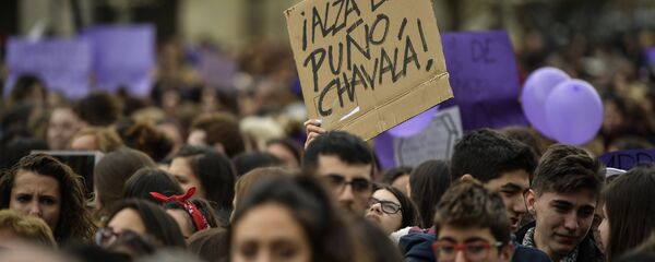 Marcha feminista del Día Internacional de la Mujer en España - Sputnik Mundo
