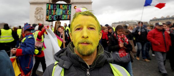 Las protestas de los 'chalecos amarillos' en Francia - Sputnik Mundo