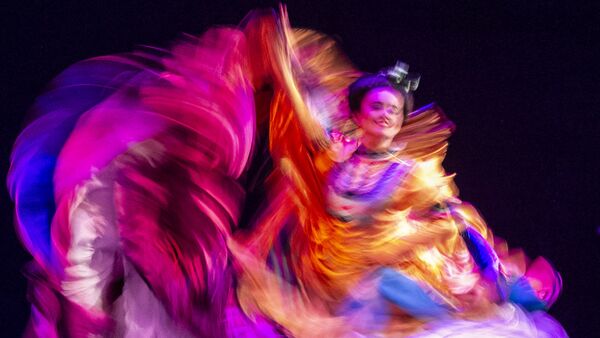 Bailarina del Ballet Folklórico de México de Amalia Hernández durante una presentación en el Palacio de Bellas Artes. - Sputnik Mundo