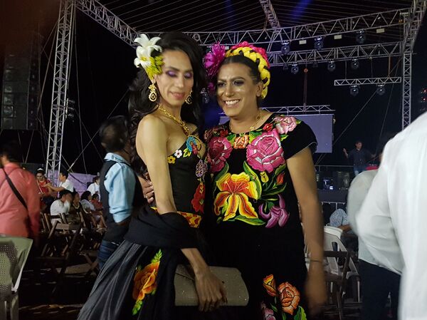 Unos muxes en México - Sputnik Mundo