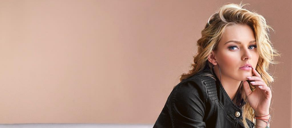 La actriz rusa Irina Baeva - Sputnik Mundo