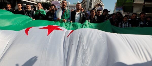 Protestas en Argelia - Sputnik Mundo