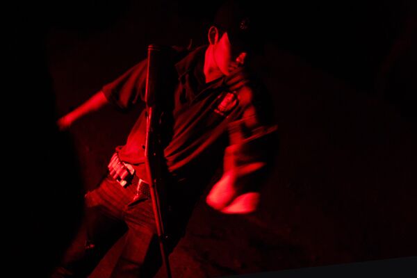 Paramilitares, autodefensas, policías comunitarias: así se diferencian los grupos armados en México (fotos) - Sputnik Mundo