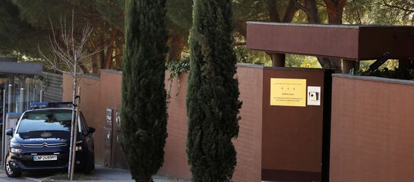 Vehículo de la Policía de España frente a la Embajada de Corea del Norte en Madrid (archivo) - Sputnik Mundo